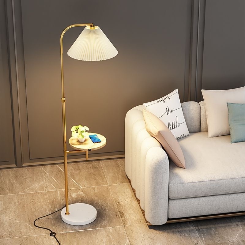 โคมไฟตั้งพื้นอัจฉริยะสไตล์วินเทจมีที่วางของแสงนุ่มเหมาะสำหรับห้องนั่งเล่นหรือห้องนอน