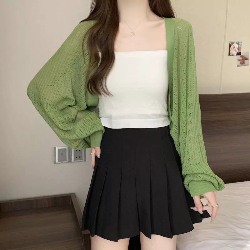 เสื้อคาร์ดิแกนถักสั้นผู้หญิงสไตล์ใหม่ สวมใส่แล้วดูเรียบหรูและทันสมัย