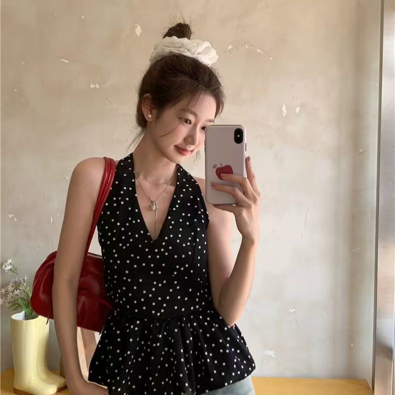 2025 ฤดูร้อนใหม่ Lazy Cat Island Polka Dot V คอ Slim Slim Hot Girls ชุดชั้นใน Top2025 夏季新款猫穿身波otv领 l