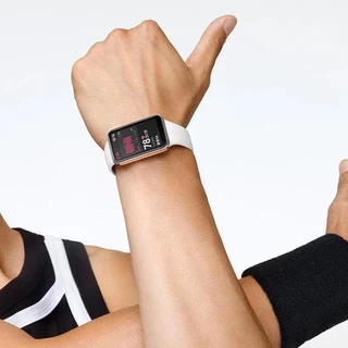 สายนาฬิกาสําหรับ Xiaomi Mi Band 7 Pro สายรัดข้อมือสร้อยข้อมือซิลิโคนเหลวสายรัดข้อมือสําหรับ MiBand 7pro Correa อุปกรณ์เสริมสมาร์ทวอทช์