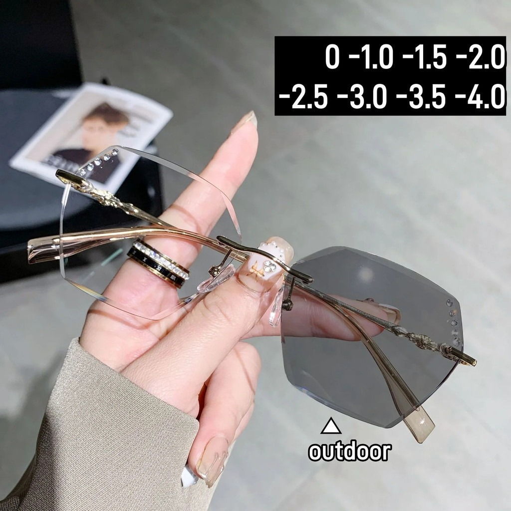 Diamond Cut Photochromic สายตาสั้นแว่นตาสําหรับผู้หญิง Magic เปลี่ยนสีใกล้ Sight แว่นตาแว่นตากลางแจ้ง To -4.0