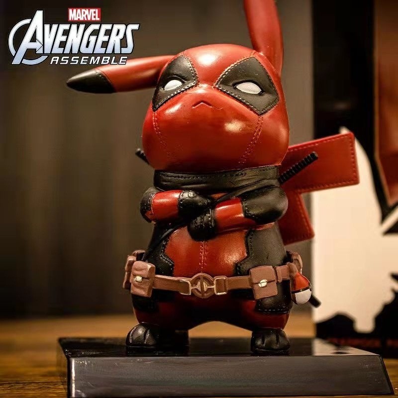 อะนิเมะ Deadpool Pokemon Action Figure Deadpool คอสเพลย์ Pikachu PVC ตุ๊กตาคอลเลกชันเครื่องประดับตกแต่งรถของเล่น