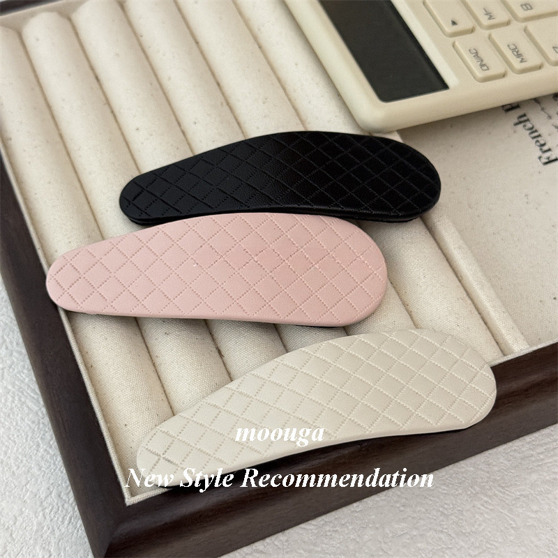 Moouga/เวอร์ชั่นเกาหลี ที่หนีบผมหนัง PU สไตล์เรียบหรู ทรงหยดน้ํา พร้อมเพชร สําหรับผมหน้า/ผมหลัง