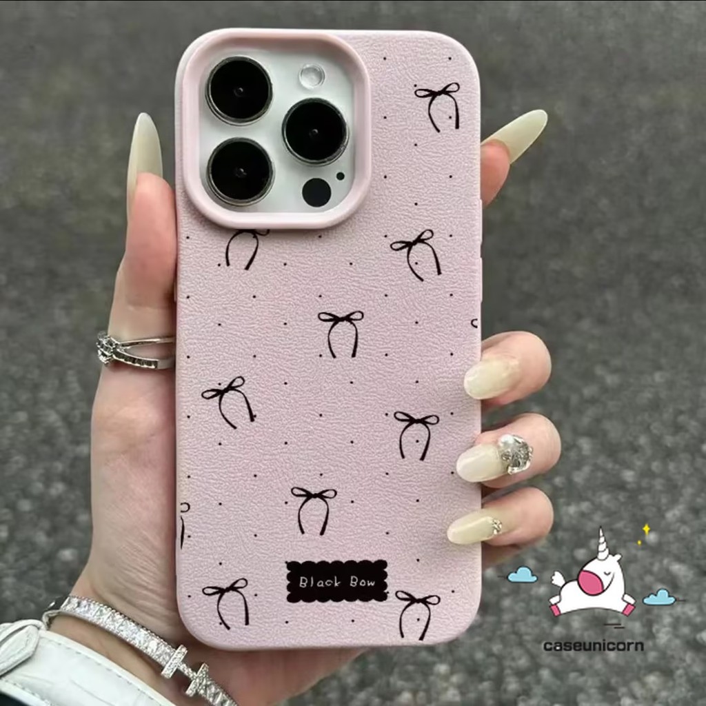 อินเทรนด์น่ารักสีดํา Wave Point Bow Knot การ์ตูน Graffiti สําหรับ IPhone 16 11 13 14 15 12 Pro Max XR 14 16 15 Plus X XS Max คู่หรูหราหนังผิวรู้สึกปก