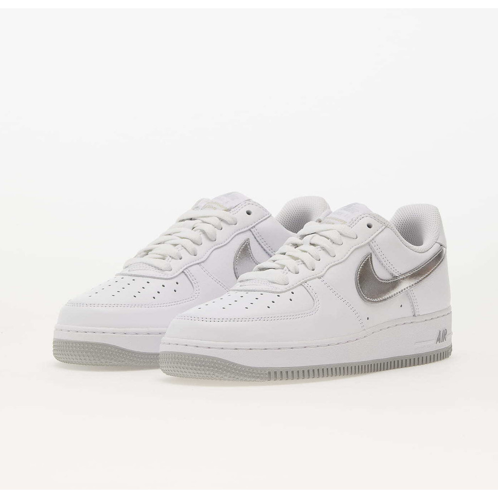 Nike Air Force 1 Low Retro White Metallic Silver DZ6755-100 AF1 รองเท้ารองเท้าผ้าใบ