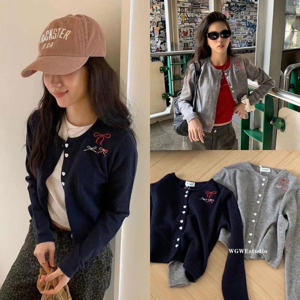 เสื้อคลุมคาร์ดิแกน รุ่นนี้แต่งกระดุมพิเศษเป็นรูปหัวใจ ผ้าดีมาก ทรงเกาหลี ทรงน่ารัก แฟชั่นเกาหลี TAG WG.WE