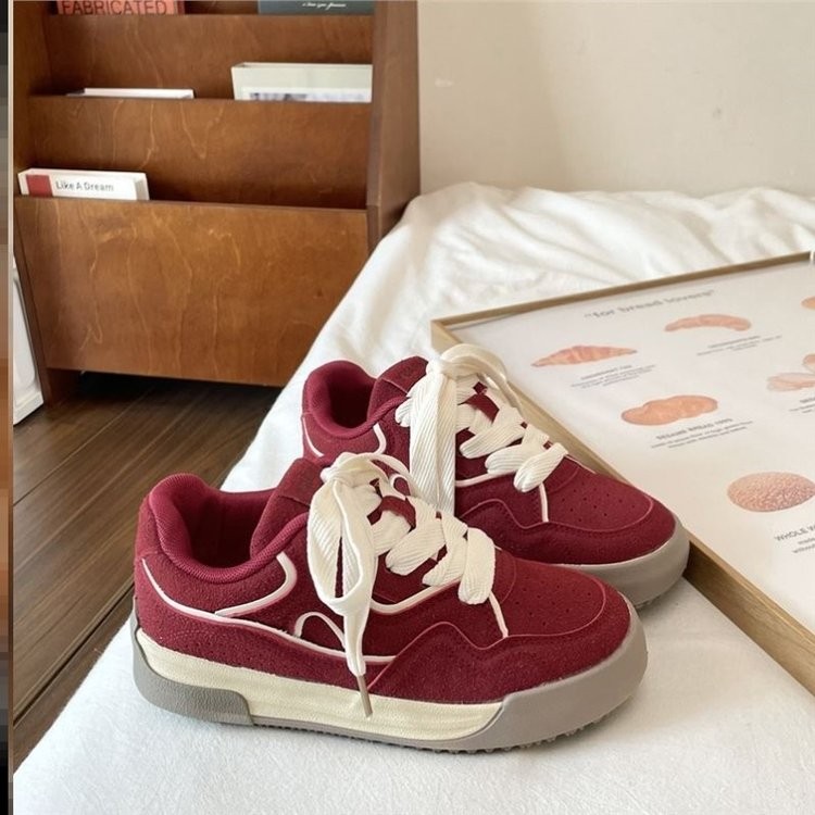 รองเท้าส้นแบนหัวกลมเกาหลี PU สีทึบระบายอากาศแฟชั่นนักเรียนวิ่งทุกวันรองเท้ากีฬากันลื่นเฉพาะกลุ่มราคาขายส่งโรงงาน