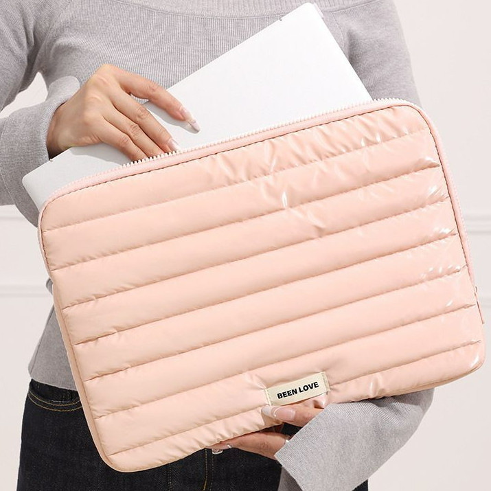 กระเป๋าสำหรับโน๊ตบุ๊ค 47 ซม. พกพาสะดวก ใส่แท็บเล็ตได้ ออกแบบมาเพื่องานและความคล่องตัวในระหว่างเดินทาง