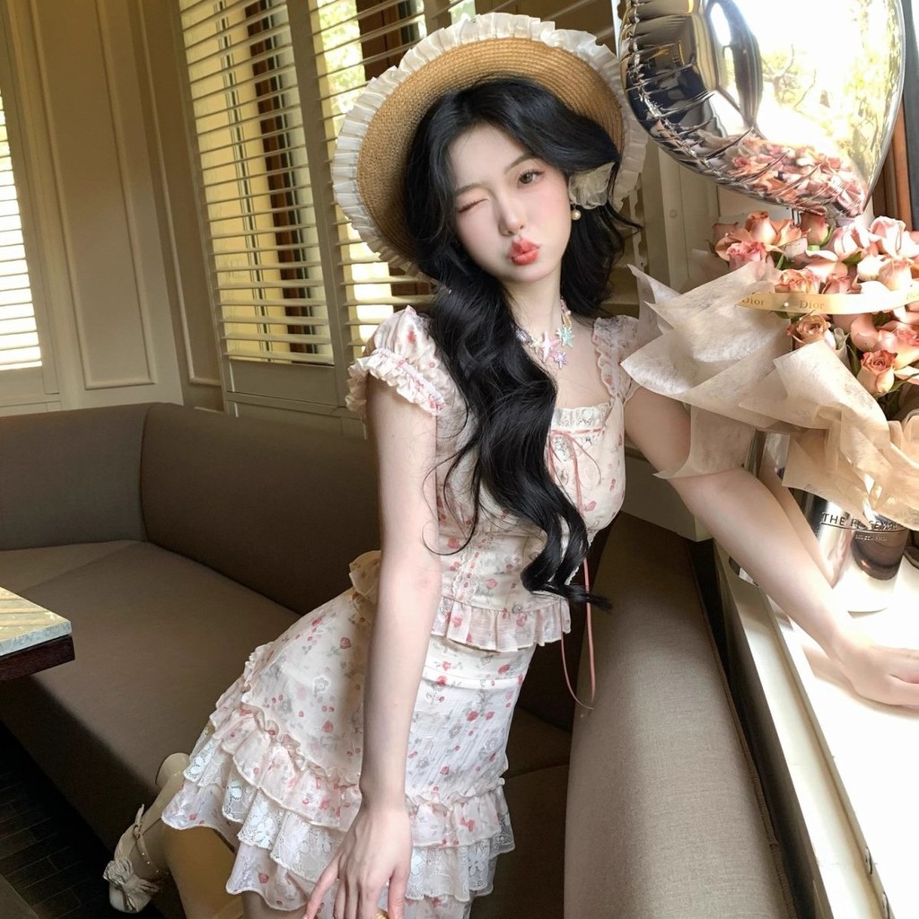ชุดสองชิ้นสไตล์ฝรั่งเศสสำหรับฤดูร้อน ดีไซน์หวานอ่อนโยน มีลายพิมพ์ดอกไม้และโบว์ที่หน้าอก พร้อมกระโปรงสั้น ราคา ถูกที่สุด ดีลบีเคเค แกลเลอรีภาพที่ 7