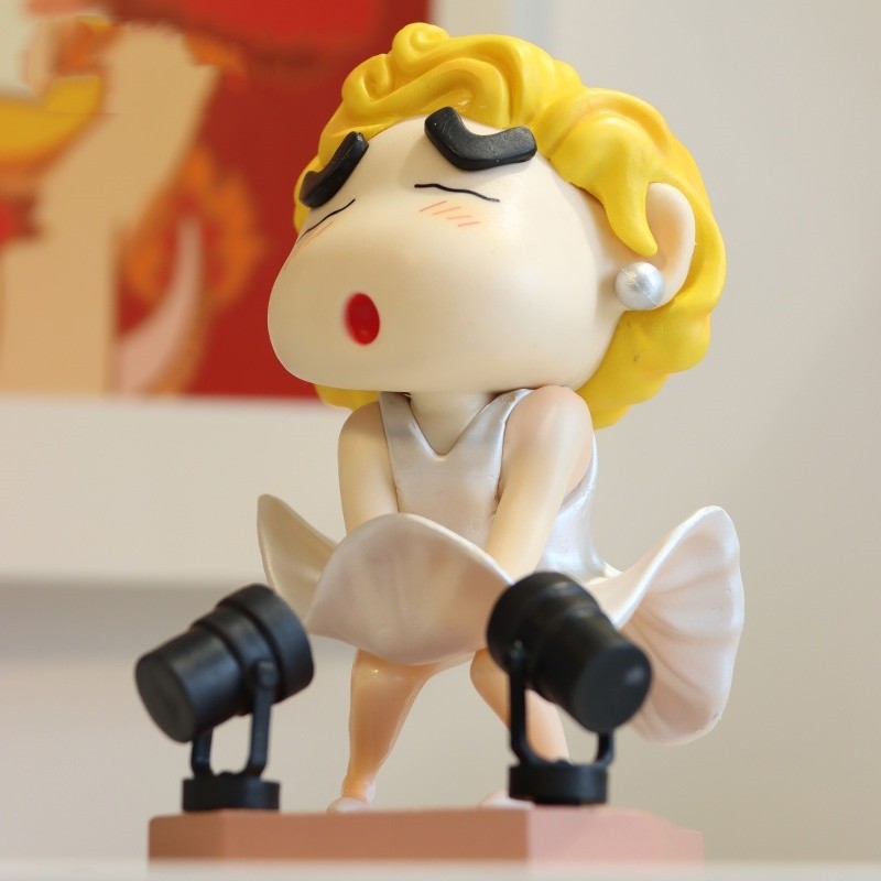 Crayon Shin-Chan cos Marilyn Monroe รูปอะนิเมะ สินค้า ตุ๊กตา Nohara Shinnosuke เครื่องประดับชุดของขวัญ