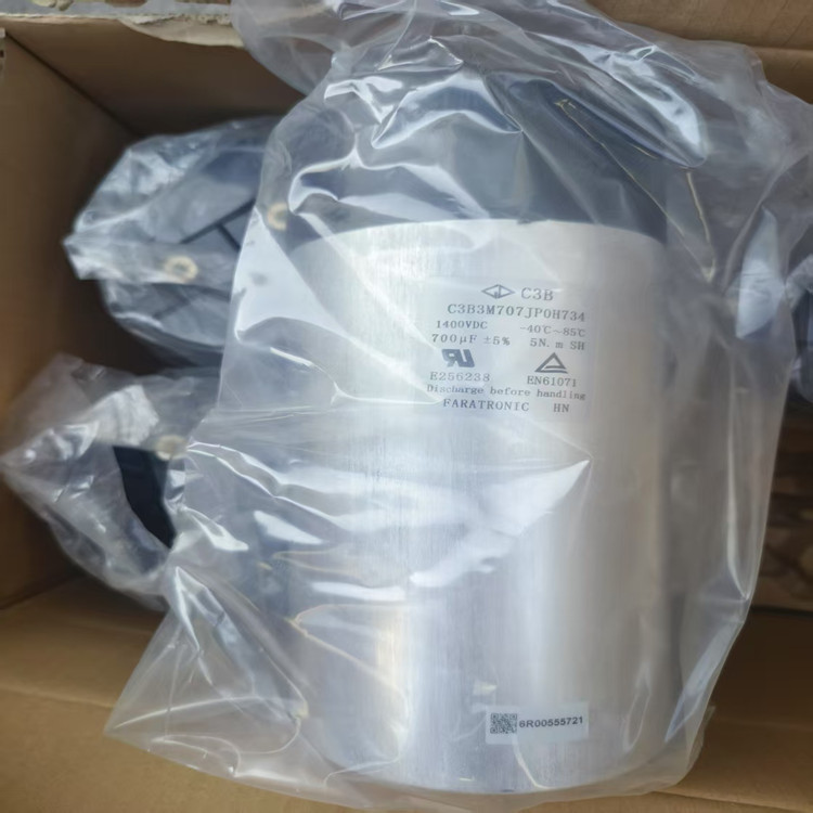 ยี่ห้อใหม่ Ferra C3B3M707JP0H734 700UF 1400V C3B แรงดันไฟฟ้า DC Filter Capacitor