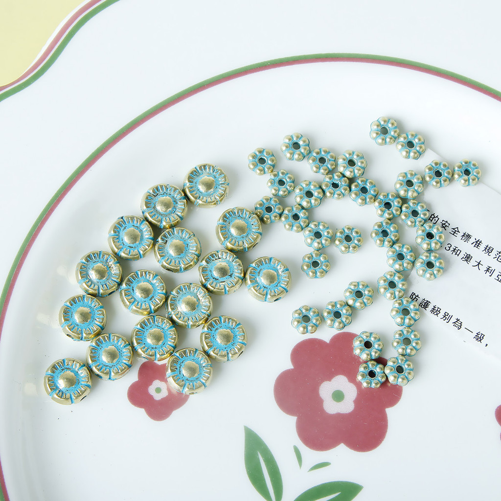 (10ชิ้น) สีน้ำเงินทองพ่นสีทองดอกไม้เล็กๆเรซินลูกปัด DIY สร้อยข้อมือทำมือสร้อยคออุปกรณ์เสริมเครื่องปร