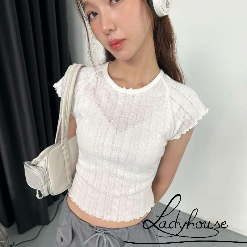 (จัดส่งในกรุงเทพฯ)เสื้อครอปผู้หญิงลายผักกาดหอม ตัดเย็บจากวัสดุTrim PointelleและมีขอบแขนแบบRibbed สไตล์ลำลองสำหรับฤดูร้อน
