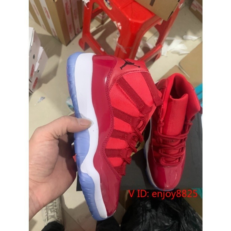 Air A/J 11 win like 96 gymred/white-black รองเท้าผ้าใบรองเท้าบาสเก็ตบอล