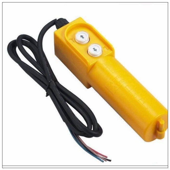 รอกไฟฟ้าขนาดเล็ก220V สวิตช์จับเครนขนาดเล็กในครัวเรือนสวิตช์ปุ่มบนและล่างตัวควบคุมรีโมทคอนโทรล6sqz