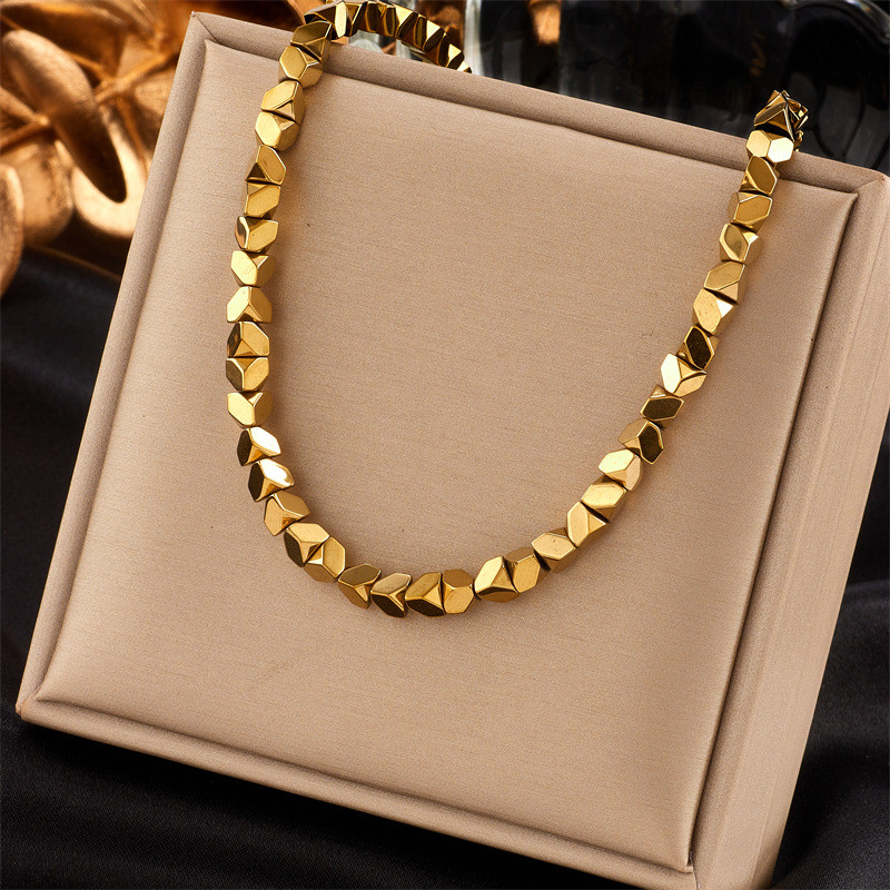 แฟชั่นเหลี่ยมเพชรพลอยเรขาคณิตลูกปัดทอมือทองไทเทเนียมเหล็กกันน้ําสร้อยคอไม่ซีดจาง