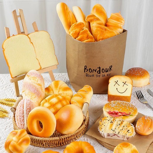 ขนมปังปลอม โมเดลขนมปัง ขนาดเท่าขนมจริง สัมผัสนิ่ม บางแบบมีกลิ่นหอมคล้ายขนมเลย เหมาะตกแต่งร้าน พร็อพถ่ายรูป