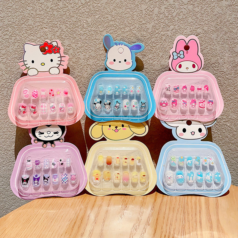 Sanrio เด็กเล็บสติกเกอร์น่ารัก KT Kuromi Cinnamoroll เด็ก Self กาวเล็บปลอมที่ถอดออกได้เล็บ Patch แฟชั่นสาวของเล่น