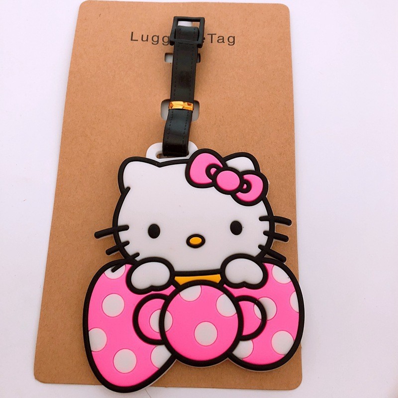 Kawaii Hello Kitty ป้ายกระเป๋าเดินทางอะนิเมะสีดํา Kitty แท็กกระเป๋าเดินทาง ID ผู้ถือที่อยู่ Baggage Boarding แบบพกพา