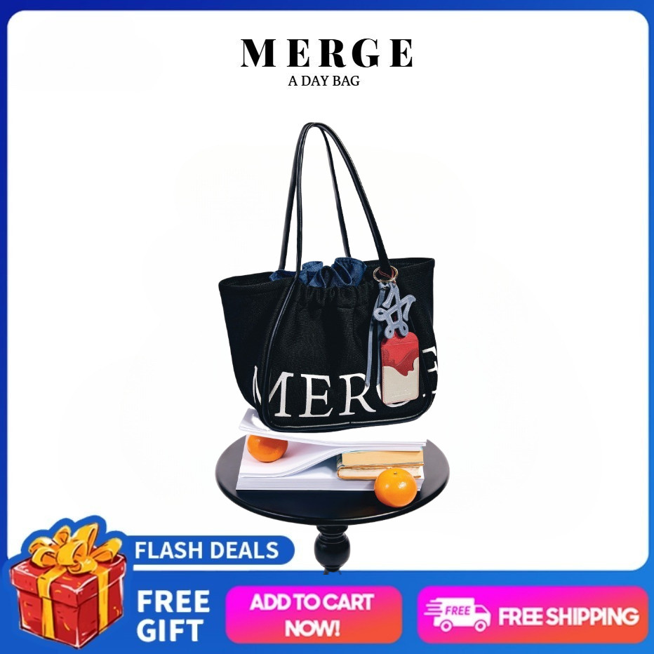 MERGE A DAY BAG กระเป๋า สะพายข้าง (100%ของแท้ )