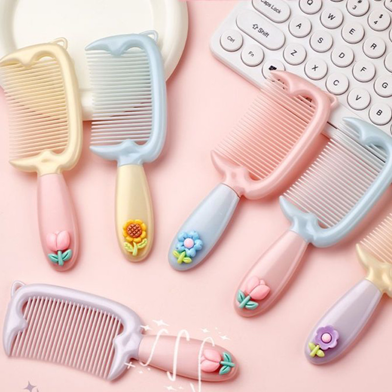 หวีผมน่ารักลายดอกไม้เล็ก ป้องกันไฟฟ้าสถิตย์ ขนาดเล็ก พกพาสะดวก เหมาะกับนักเรียน อ่อนโยน ไม่ทำลายเส้นผม