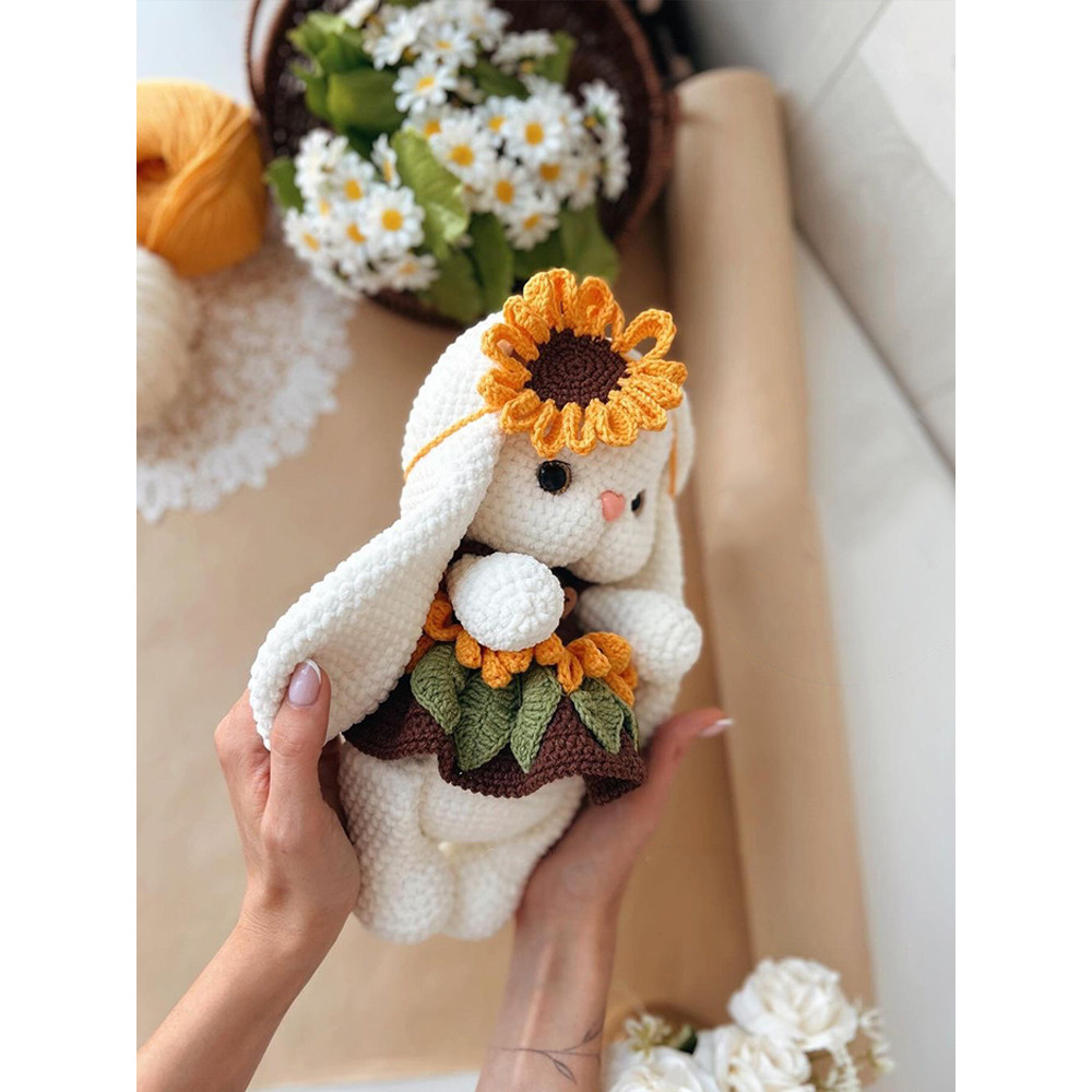 Handmade Crochet diyins Wool Yarn Gift Kit Knitting Doll Rabbit Sunflower for Girlfriend Comfort