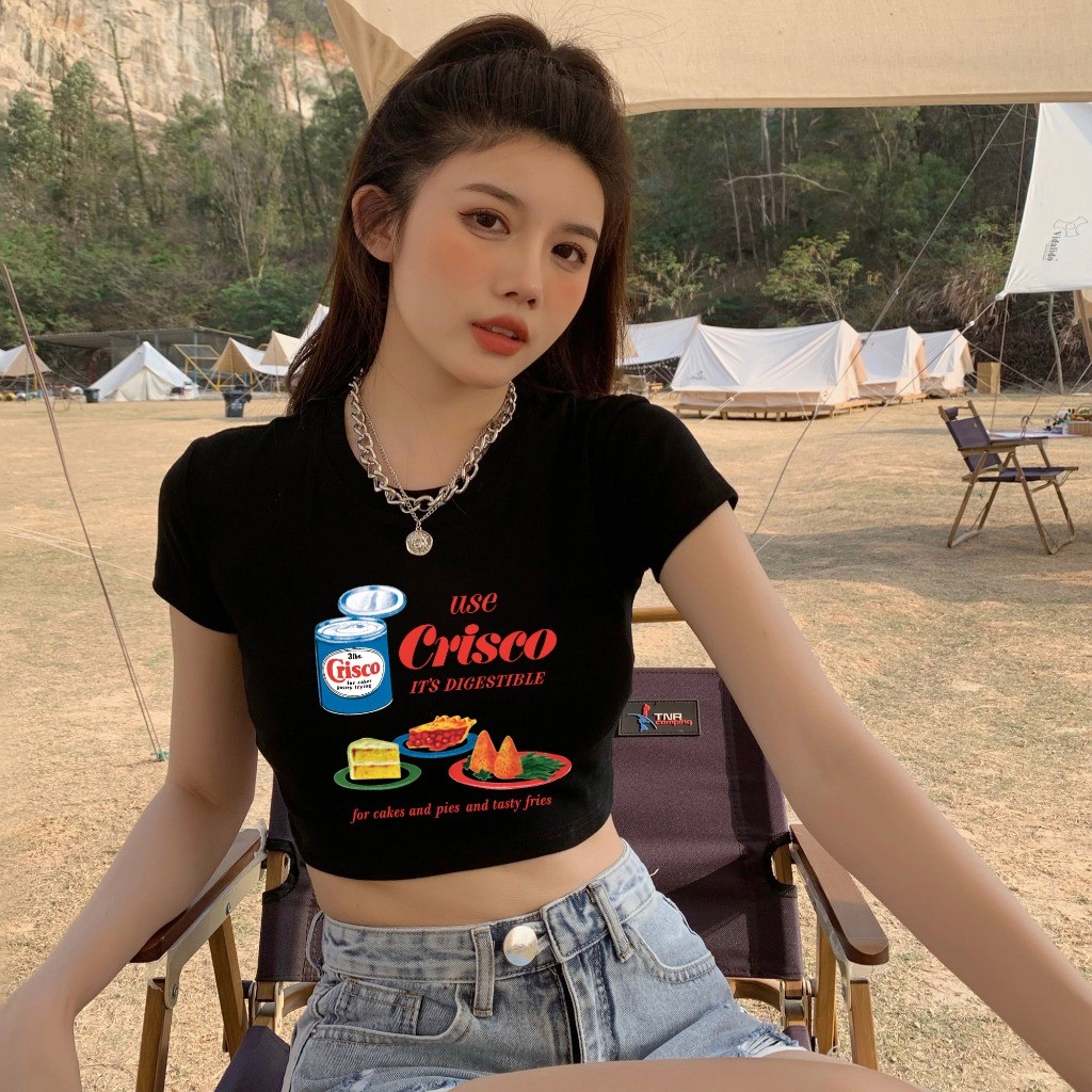 2024 NEW “Crisco”  อกใหญ่ crop top y2k เเขนสั้น  ส่งจากไทย เปิดสะดือเสื้อสั้น รหัสเฉลี่ยqw08u T-shir