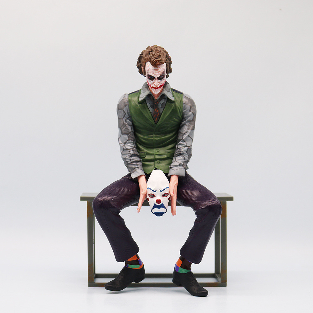 Clown Heath Ledge รูป DC ทีมฆ่าตัวตาย Clown นั่งท่าทางรูปรถเดสก์ท็อปตกแต่งตกแต่งรุ่น