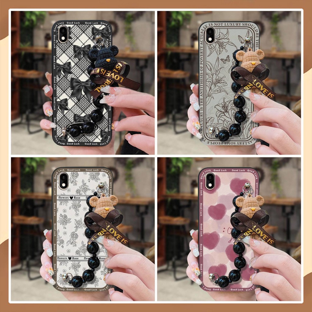 ฝาหลังเคสโทรศัพท์กันน้ําสําหรับ Wiko Y61 สร้อยข้อมือหมีจี้มุกสีดําเคสป้องกันผิวรู้สึกน่ารัก