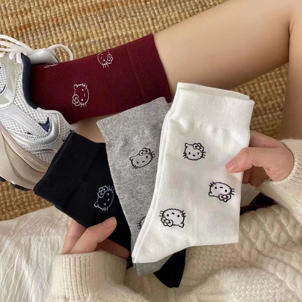 2024 สินค้าใหม่หญิงเกาหลีหวานน่ารัก Jacquard รุ่นเต็ม Hello Kitty แฟชั่นแฟชั่นหรูหราอินเทรนด์ถุงเท้ากลางหลอด