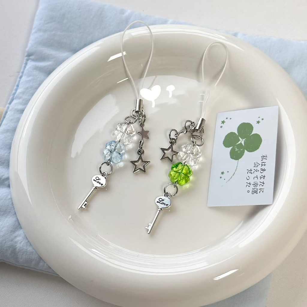 กุญแจโชคดีโคลเวอร์สี่ใบโซ่โทรศัพท์มือถือเชือกเส้นเล็กพวงกุญแจจี้กระเป๋าเสน่ห์อุปกรณ์ตกแต่งเพื่อนคนรัก
