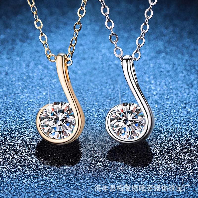 AIDA CHOSEN สร้อยคอพร้อมจี้ Moissanite Mossanq