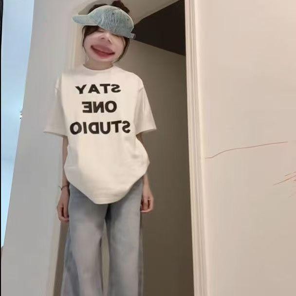 LT1013เสื้อยืดสีขาวผู้หญิงคอกลมแขนสั้นไซส์ใหญ่ พิมพ์ลายตัวอักษรโอเวอร์ไซส์ แฟชั่นสตรีทสไตล์เรโทร หลว