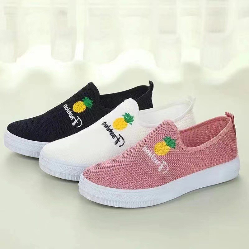 รองเท้าผ้าใบสำหรับผู้หญิง แบบ slip-on canvas สวมใส่ง่าย ต้านการลื่น
