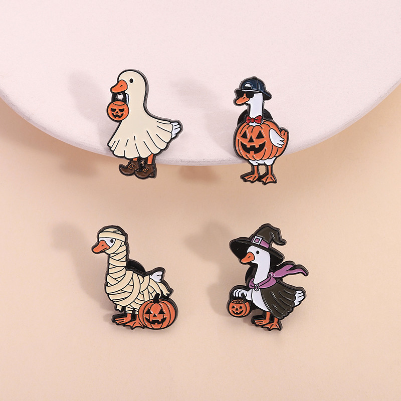 ของประดับHALLOWEENน่ากลัว: เป็ดเคลือบ, ขาผี, โคมไฟฟักทอง, ป้ายโลหะสัตว์น่ารัก, และเข็มกลัด - อุปกรณ์เสริมสำหรับเทศกาลHALLOWEEN