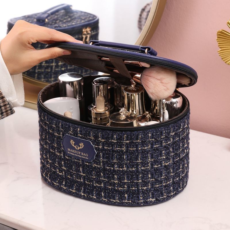 กระเป๋าเครื่องสําอาง Chanel Style High-End Hard Shell กระบอกสามมิติ Large-Capac