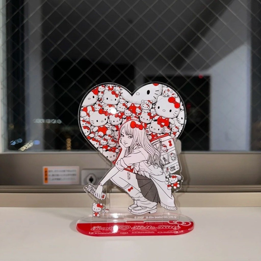 ใหม่ Fujiang x Sanrio ชื่อร่วม Ito Junji สินค้าขาตั้งอะคริลิคที่สวยงาม ins เครื่องประดับ Fenggumei