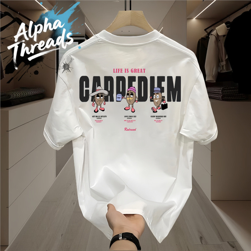 (จัดส่งตลอด 24 ชั่วโมง)Alpha Threads เสื้อยืดแขนสั้นผู้ชาย สไตล์อเมริกัน ออกแบบหลวมรอบคอกับลายพิมพ์ 