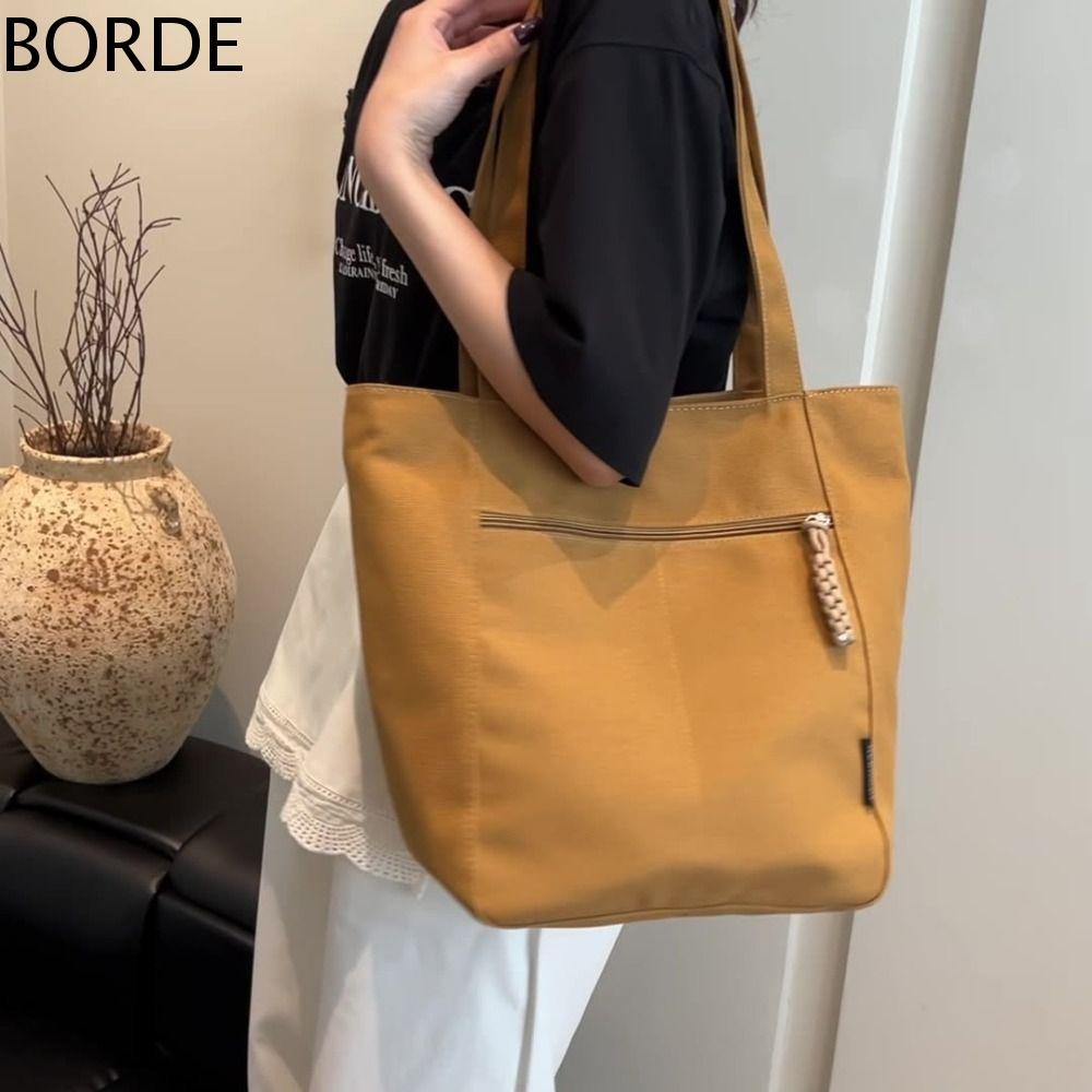 กระเป๋ากันน้ำ สิริ สำหรับผู้หญิง แบบสะพายไหล่อย่างทนทาน มีซิปรองรับการใช้งานหลากหลายและมีความจุขนาดใหญ่