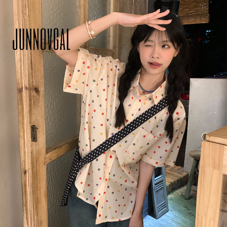 Junnovgal เสื้อเชิ้ตผู้หญิงสีตัดกัน Polka Dot 2024 แขนสั้นสไตล์ใหม่