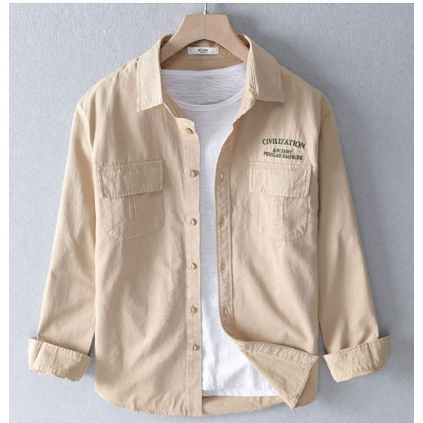 Retro Workwear เสื้อเชิ้ตแขนยาวผู้ชายฤดูใบไม้ผลิฤดูใบไม้ร่วงลําลองขนาดใหญ่เยาวชนวรรณกรรมหลวมเสื้อเรียบง่าย