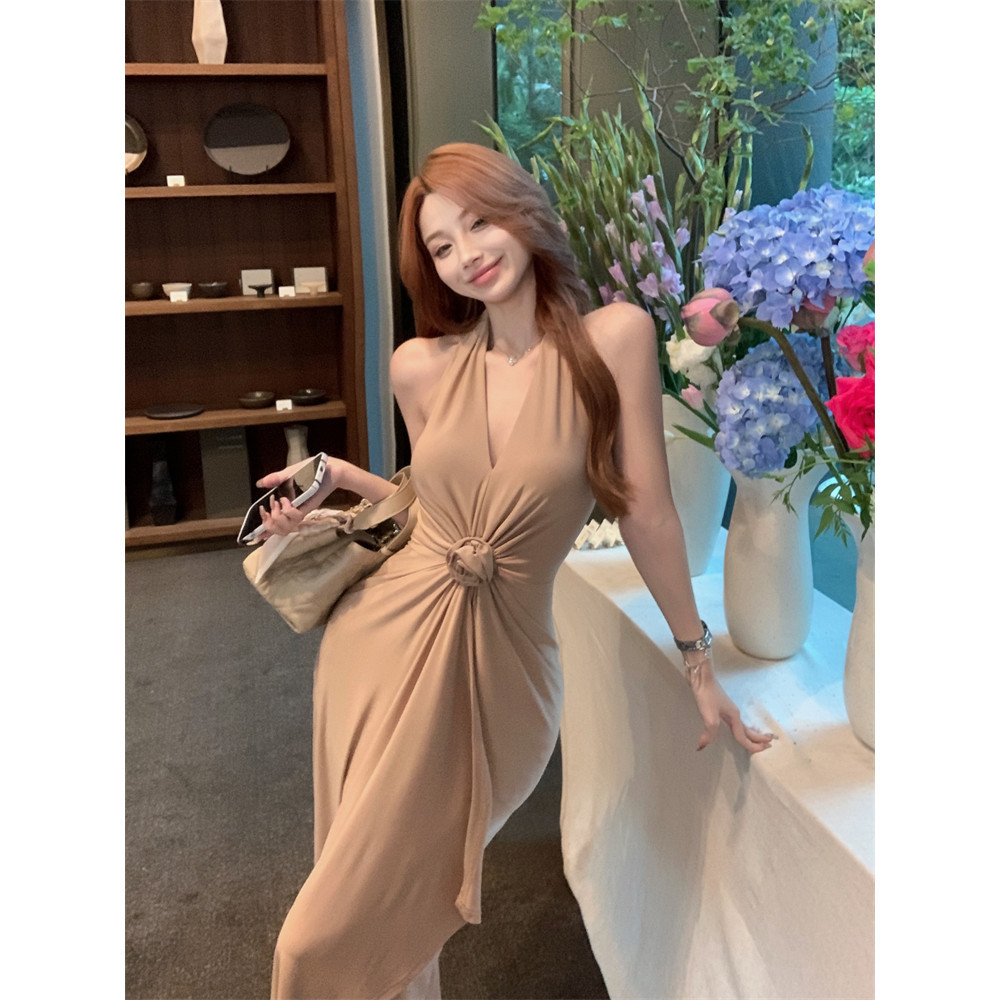 Classy V คอ Halter คอแขนกุดชุดเซ็กซี่ Slit ชุดไม่สม่ําเสมอ