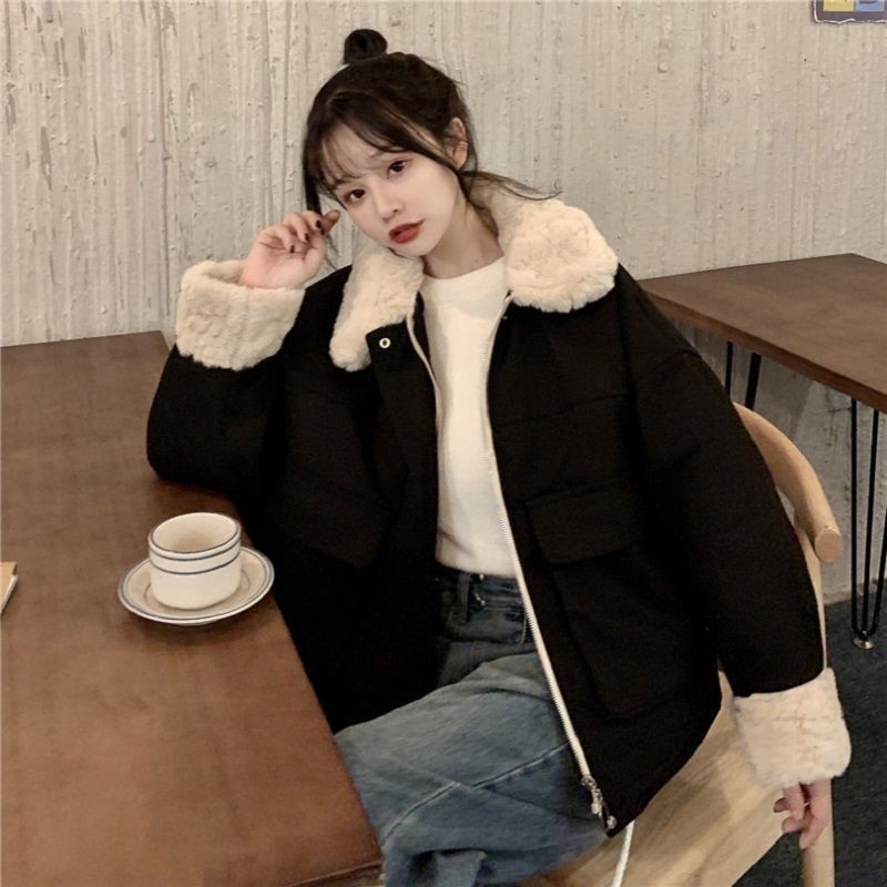ฤดูหนาวหนุ่มใหม่สั้นสไตล์ตุ๊กตาหนาขนปลอกคอขนาดเล็กสั้นเสื้อแจ็คเก็ตผ้าฝ้าย ปาร์กเกอร์ แจ็คเก็ตผ้าฝ้ายผู้หญิง Jacket Women