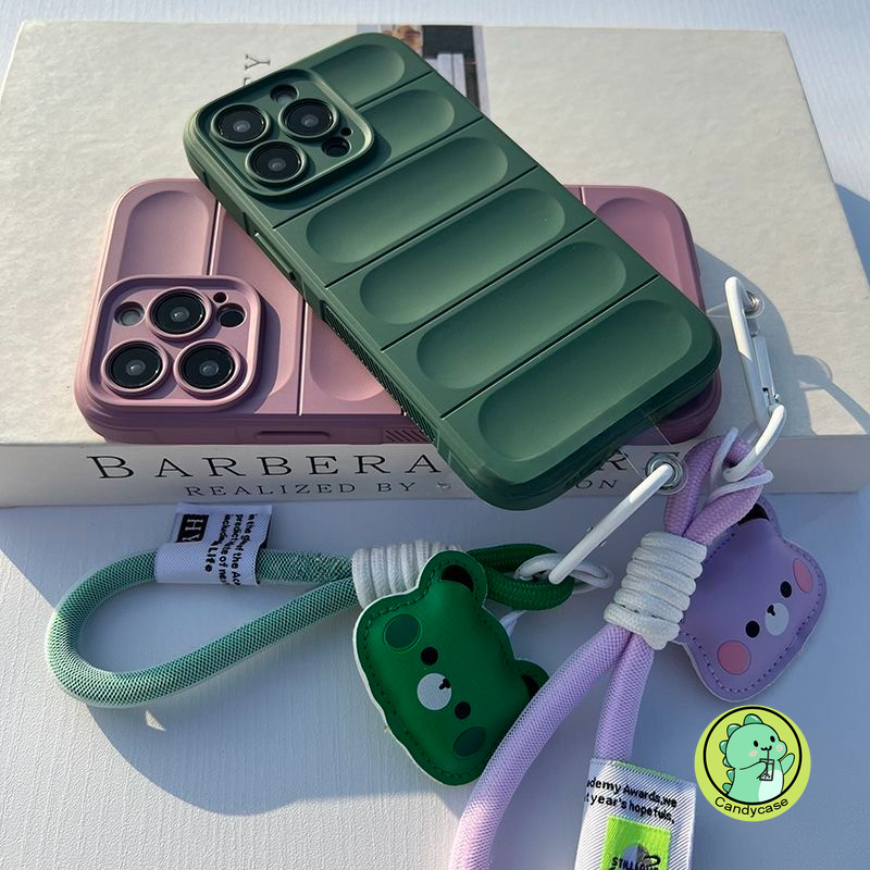 ปลอกพร้อมสายรัดสําหรับ Xiaomi 15 14T Pro Poco X7 Pro M7 Pro C75 F6 Pro 5G 4G Simple 3D สเตอริโอน่ารักการ์ตูนหมีสายรัดข้อมือกันกระแทก Slip Matte Soft Case - รูปที่ 2