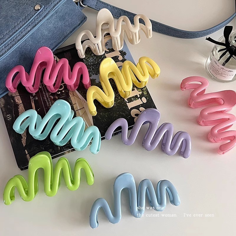 ครีม Dopamine~ Summer Niche Hairpin Womens Back of Head Disc Hair Shark Clip ความรู้สึกขั้นสูง ins Simple Grab Clip