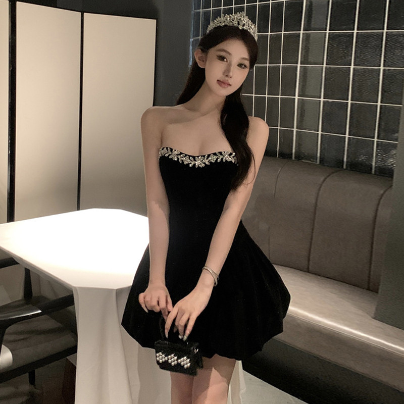 [เสื่อ] Miss Daughter Heavy Industry Hand-Nailed Diamond Velvet Dress Skirt One-Shoulder Fluff