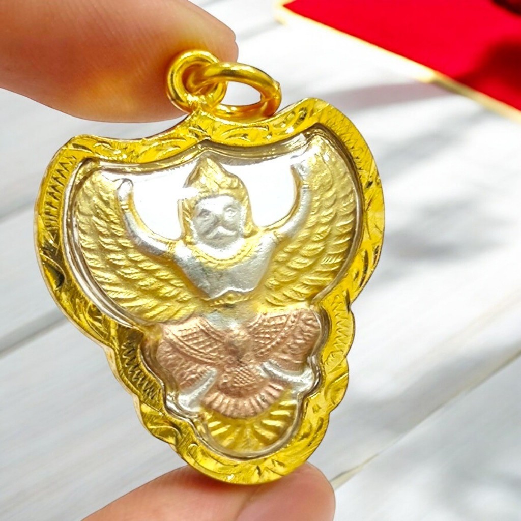 จี้ & Charm จี้พญาครุฑด้านหลัง ร. 5 ขนาด 3 * 3.7 ซมเนื้อทอง 3K ใส่ได้ทั้งโอกาส (lekshop)