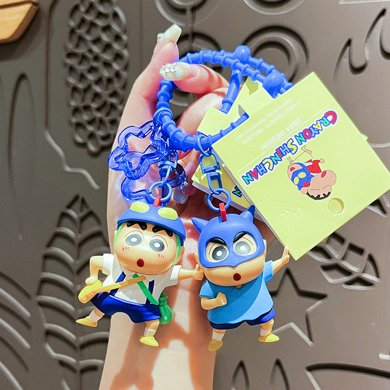ของแท้ Crayon Shin-Chan Dynamic Superman พวงกุญแจ/จี้ตุ๊กตาการ์ตูนน่ารักของขวัญเล็กๆ