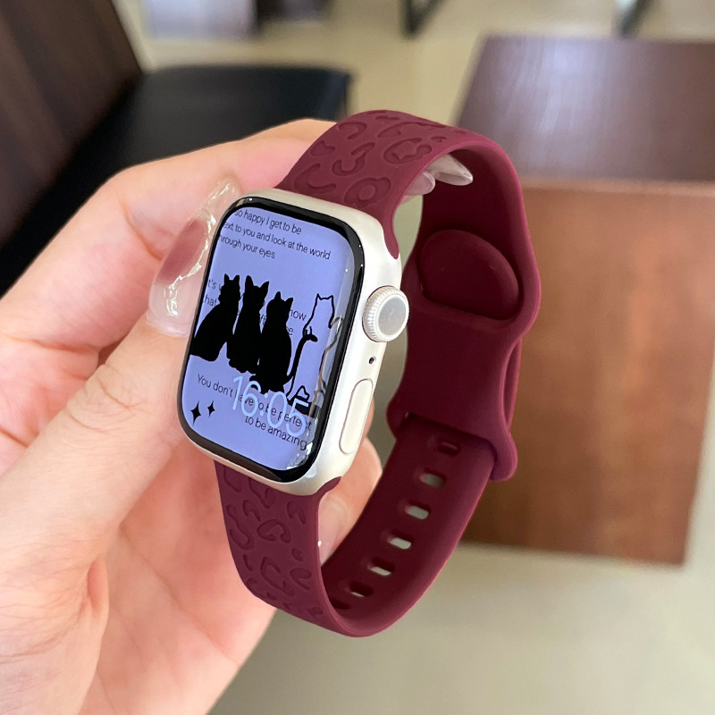 Leisure Sporty เว้าเสือดาวพิมพ์สายรัดซิลิโคนสําหรับ Apple Watch Ultra 2 Ultra Series 10 9 8 7 6 SE 5 4 3 2 1 ขนาด 42 มม.46 มม.49 มม.41 มม.45 มม.44 มม.42 มม.40 มม.38 มม.SmartWatch Band