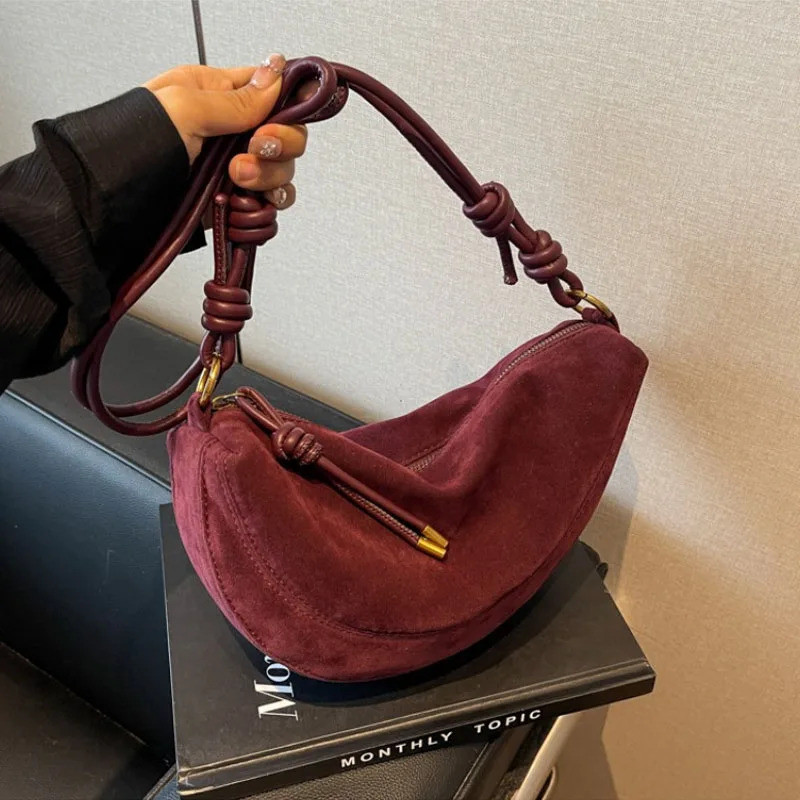 Faux Suede Super Popular Niche Suede กระเป๋าสะพายสําหรับผู้หญิงกระเป๋าสะพายข้างเดี่ยว Underarm Dumpl